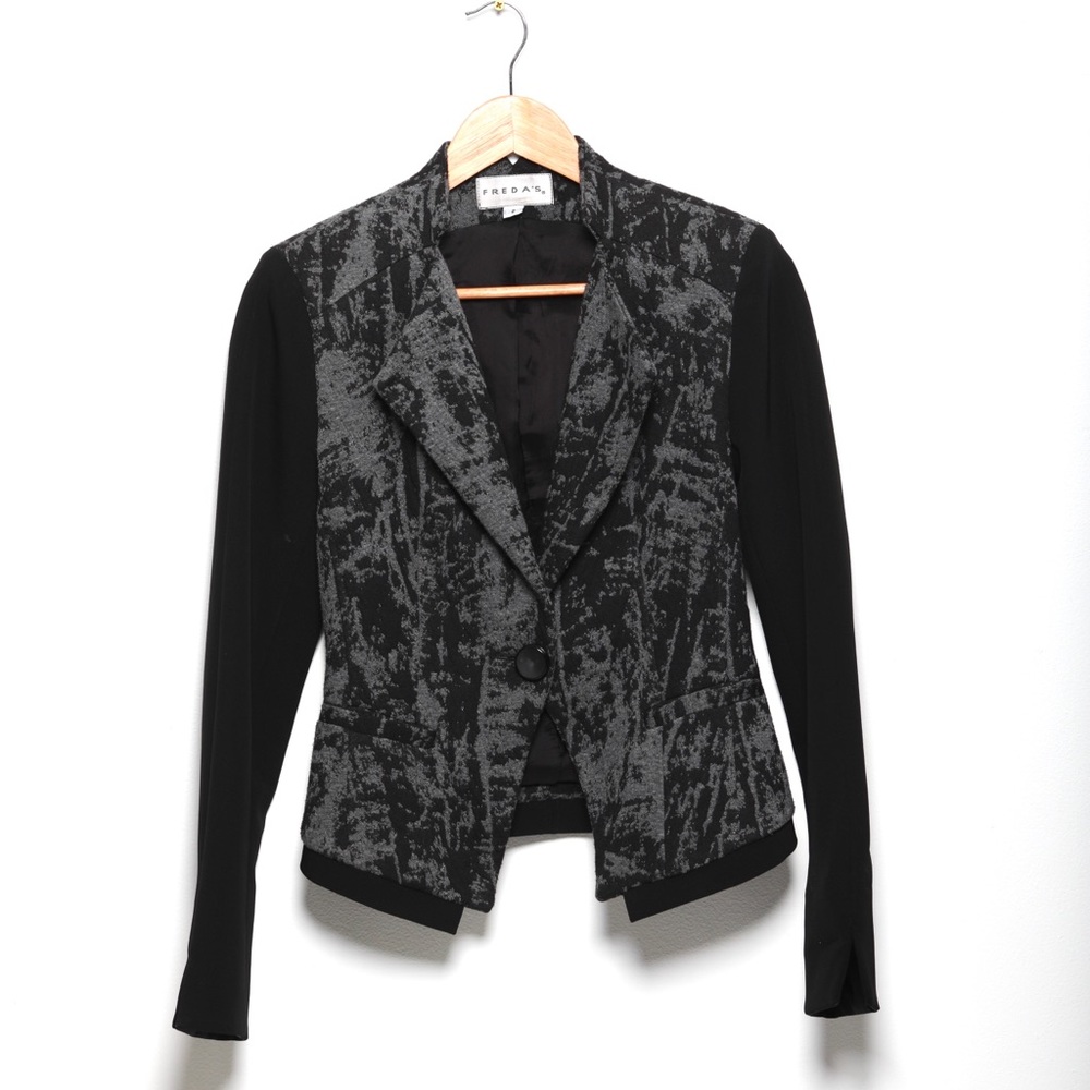 Blazer - Picture 2 of 6
